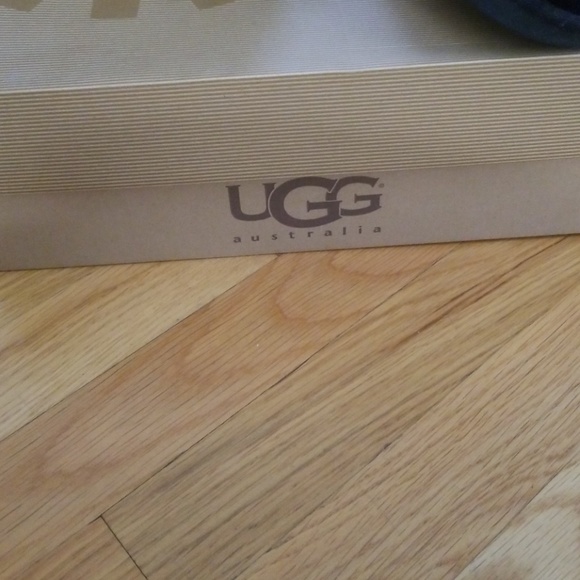 Authentic Uggs - Picture 2 of 5